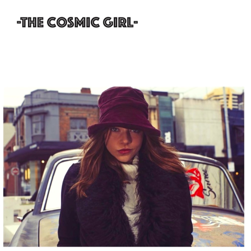 Fallen Broken Street The Cosmic Girl bucket hat